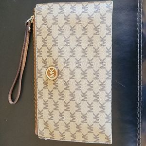 Michael Kors wristlet